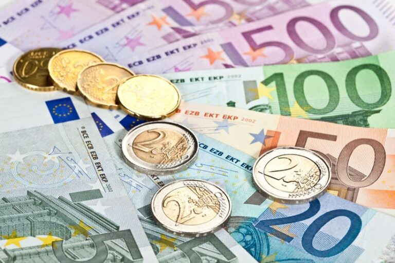 Pročitajte više o članku Od sad plaćamo eurima!